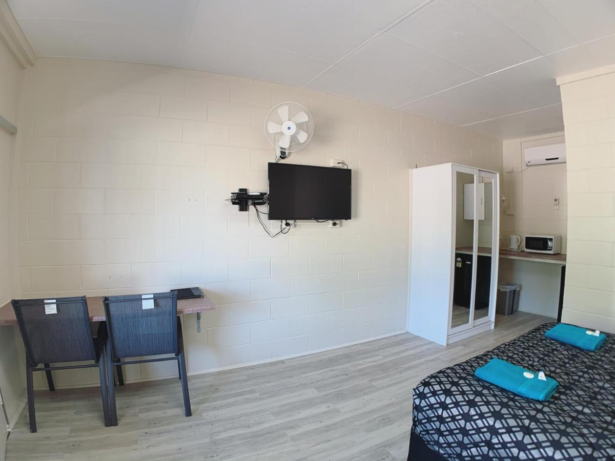 Tropical City Motor Inn Эр Экстерьер фото