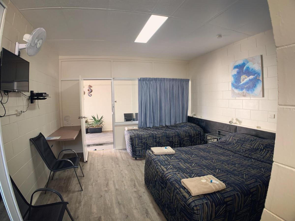 Tropical City Motor Inn Эр Экстерьер фото