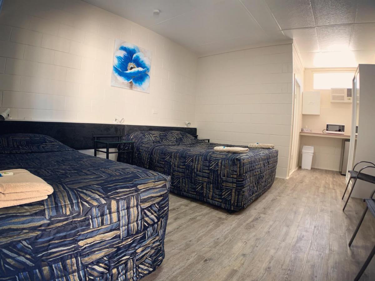 Tropical City Motor Inn Эр Экстерьер фото