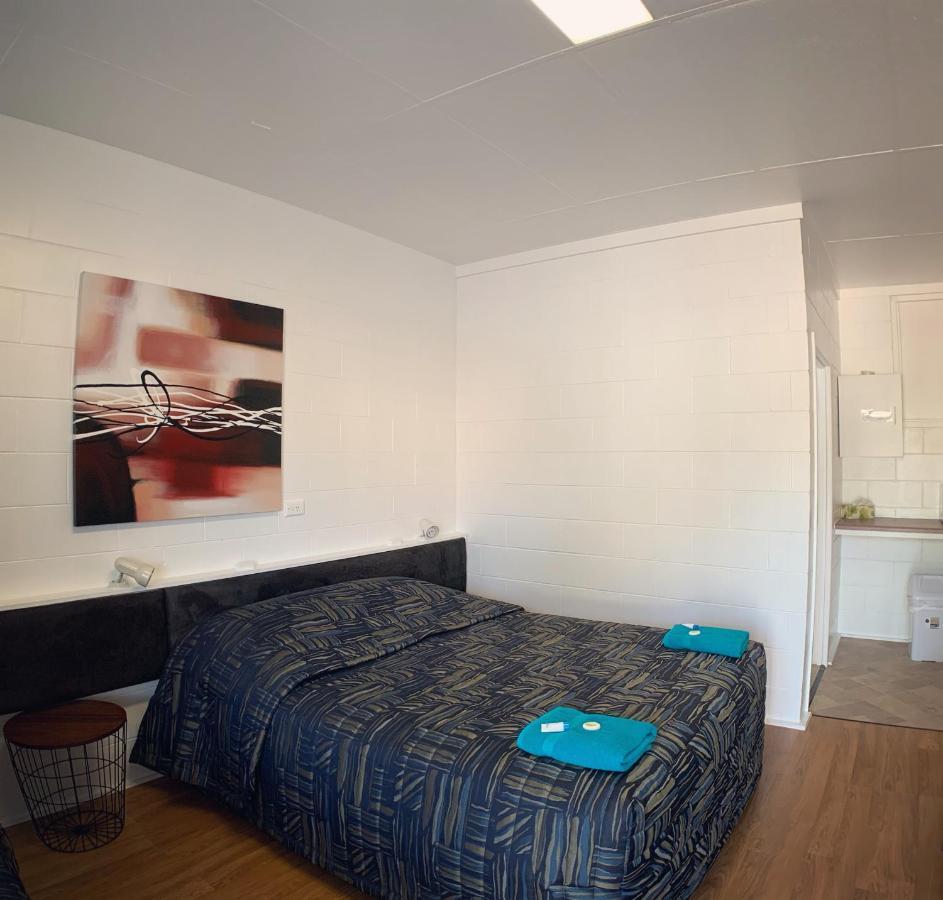 Tropical City Motor Inn Эр Экстерьер фото