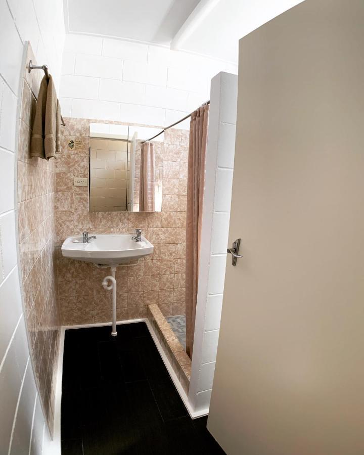 Tropical City Motor Inn Эр Экстерьер фото